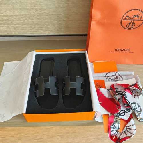 p直销 HermèS 包装升级，版型做工材料升级。 Hermes纯手工鞋女鞋 女装 产品爱马仕拖鞋 早春新款原版一样， 师傅级纯手工打造 ！高端定制，独家产品，