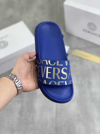 工厂价 实价 Versace 范思哲专柜新款男士休闲拖鞋系列！1:1复核全球限量款鞋面采用进口原单面料原板大底男鞋码数：35-45；多色可选 - 点击图像关闭