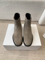 麂皮P小牛皮350 The row 24ss 秋冬新款圆头 松紧一脚蹬 短靴 The row在打造高级感这点从来就没输过 一双简约干练 低调时髦的靴子 没有鲜艳