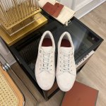 高版本 Loro Piana 2024 2024早秋新品 专柜最新走秀款增高鞋休闲鞋系列 泰裤辣！妥妥神器一枚 原版开模大底，很有型 很轻便，脚感满分夏天真的太