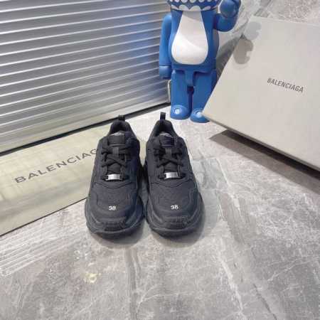 出厂 巴黎世家 最新款 一代 1.0 Balenciaga Triple S 巴黎世家 19官方发售气垫版本官方纯原版本 全码出货通知正确字体电绣 粗细、位置、 - 点击图像关闭