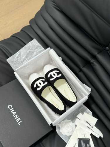 新色上新 新版本Chanel 渔夫鞋 重磅来袭配送全套顶级包装 我家的渔夫鞋质量不多介绍了哈，拿过的都知道！原版定制的鞋面，并且我家的大底是原版半透明大底，不透