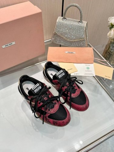 miumiu 先出女款.Size：女35-40 缪缪Miumiu 2025Vs春夏新款休闲鞋系列 专柜主打最新款 休闲鞋硬货上新 代购级别！高级感十足！国内外博