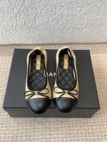 P350Chanel小香 25Ss 春夏鞋头电绣双C Logo点缀，芭蕾舞鞋 宛如女神脖子上的项链，上脚包裹性非常好，上脚跟显瘦，真的是超级精致！ 复古的玛丽珍