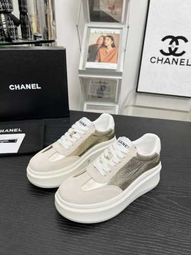 出厂 Chanl* 与马吉拉2025C网红明星联名款 专柜最新走秀主打系列上新款， 真的美爆了，实物相当赞 原版排列搭配。 内里垫脚：进口羊皮里 大底：私模稀模