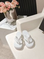 chanel 香奈儿 25Ss 夏季新款 夹脚人字拖 海滩必备款 chanel 2025香奈儿最新爆款 夏季夹脚拖鞋 百搭显脚瘦气质款 颜值爆棚的一款拖鞋 任意