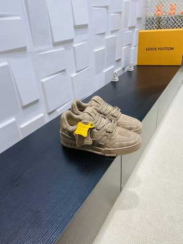 顶级版本 lv 路易威登L家 驴牌 Trainer系列 情侣款 休闲 运动鞋 滑板鞋 原版购入开发 做货 本款Lv Trainer 运动鞋为正绒面牛皮革鞋身压印