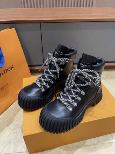 Louis驴牌经典切尔西短靴 size35 36 37 38 39 订40不退换