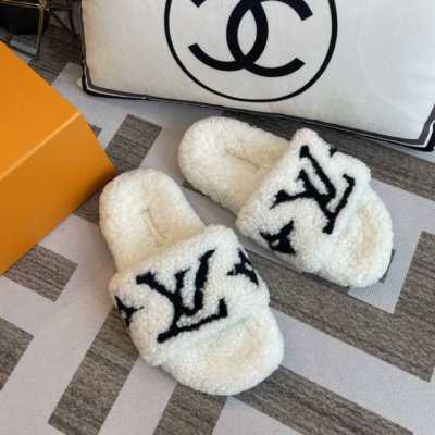L家 毛拖P: 女款，码数35-40 41.42订做不退换 2024新款 Louis vuitton LV毛拖 官网同步：专柜品质！我家只做全真皮羊羔毛 一款巨