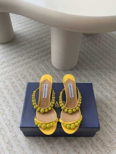Aquazzura 24Ss 惊艳火爆款、菠萝 王室贵族的钟爱雍容华贵、气质高雅、到手如图柜级品质 璀璨别致水钻饰扣、小羊皮内里、意大利真A级真皮大底 跟高：平