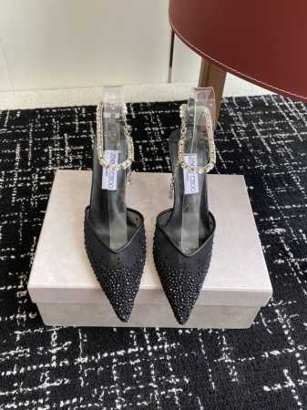 代购级 早春水晶钻扣凉鞋 拖鞋Jimmy Choo 周仰杰25春夏系列 重逢惊艳 优雅邂逅 碰撞之美 时尚国外博主同款街拍推荐 造型大胆别致 鞋面 搭配钻扣 时 - 点击图像关闭