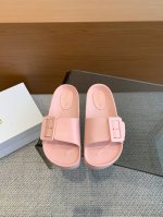 Dior 迪奥 2024ss 夏季新款 沙滩拖鞋 夏天到海边度假的最佳选择 这款最得意的设计就是垫脚磨砂面，区别于任何一款果冻鞋，碰水不会滑脚 下雨天或海边游玩