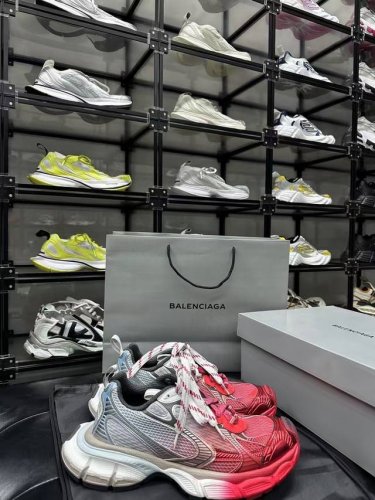 Balencia*巴家3Xl Toe Spray运动鞋 灰红码数35-46