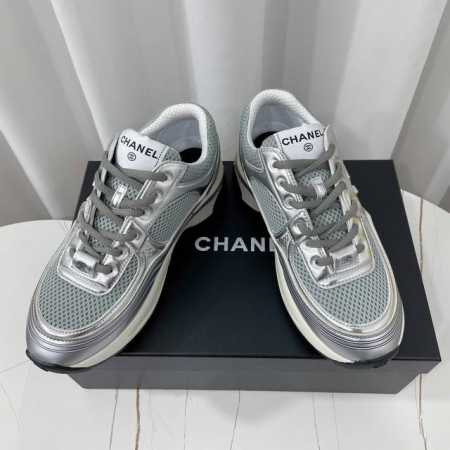 chanel 金银角大王运动鞋 最新；国外走秀系列；小红书刷爆屏小卡款~~ 金属皮拼接网面 金属色皮镀膜网面 3.5cm原版双色底 35 40正码 配套包装 - 点击图像关闭