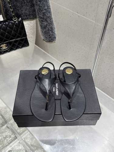 Saint Laurent 圣罗兰 Ysl 新款平底凉鞋拖鞋 原版套楦 顶级品质 鞋面：牛皮 真丝 垫脚：进口羊皮里 五金：原版开模定制 大底：真皮大底 码数：