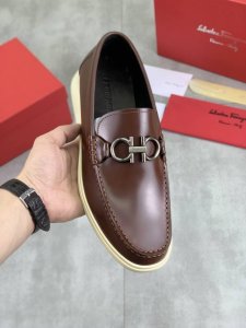 工厂p价p 实价 水染牛里 Salvatore Ferragamo 菲拉格慕 男士最新款休闲商务皮鞋 同步上市 面料采用专用进口原版开边珠小牛皮 内里采用进口水
