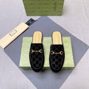 gucci 古奇 2025四季新款半拖男鞋，面料意大利进口头层磨砂牛皮羊皮内里，原版五金扣 原版组合耐磨大底 实物拍摄 上脚十分舒适 38-44码