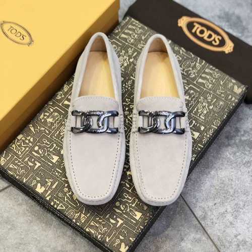 Tods 男士豆豆鞋 专柜同步新款 高端品质 磨砂皮杏色牛里.原版包装。浅灰色，尺码38-45。。。