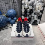 出厂 新款 Moncler盟可睐 蒙口 Trailgrip Lite2 GTX减震轻质户外越野运动鞋 王一博同款 功能：具有舒适防滑性能，采用皮革和科技面料制成