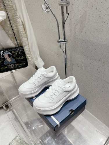 360 萨洛蒙 Salomon 新款限定系列 增高厚底休闲鞋 百搭无脑冲！！萨洛蒙厚底百搭休闲鞋 最近就想找一款可以随意穿的百搭小白鞋 看了好久还是拿下了之前种