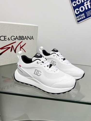 高端版本高质量原单品质D0LCE & GABBANA 今年的主打款式 没有之一 超火超帅气的休闲鞋此款传承了D家一贯有点浮夸而不失时尚的风格 精湛的做工 众多人