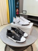 出厂价P Versace 范思哲最新款精心打造，引爆全场！不断创新的国际品牌 此款男士四季款休闲鞋，牛皮鞋面羊皮内里橡胶防滑大底，透气舒适以质量说话 码数：38