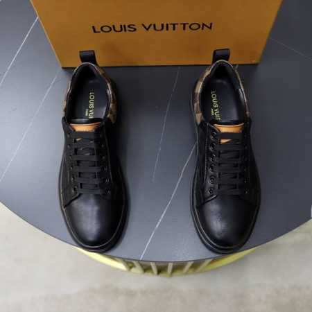 品牌：Lv路易威登 标准码：男码38–44 45定制 等级：专柜同款 原单品质 材料：原版牛皮压花 羊皮内里 原版柔软大底 款式类别：男士商务时尚休闲板鞋 颜色 - 点击图像关闭
