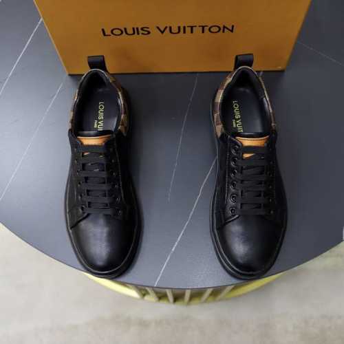 品牌：Lv路易威登 标准码：男码38–44 45定制 等级：专柜同款 原单品质 材料：原版牛皮压花 羊皮内里 原版柔软大底 款式类别：男士商务时尚休闲板鞋 颜色