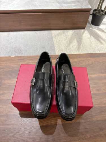 菲拉格慕Ferragamo 男士精品休闲皮鞋，顶级品质，鞋面进口牛皮，水染牛皮内里，真皮大底，标准码数39-44 38.45.46定做 ，