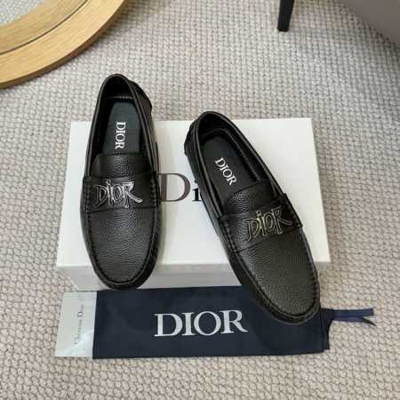 出厂价P ！ 羊里 品质 Dior 迪奥最新报到 实拍爆卖豆豆鞋Dior 新款豆豆鞋比利时籍设计师Martin Margiela出任古奇鞋履设计师 Y魅力十足 - 点击图像关闭