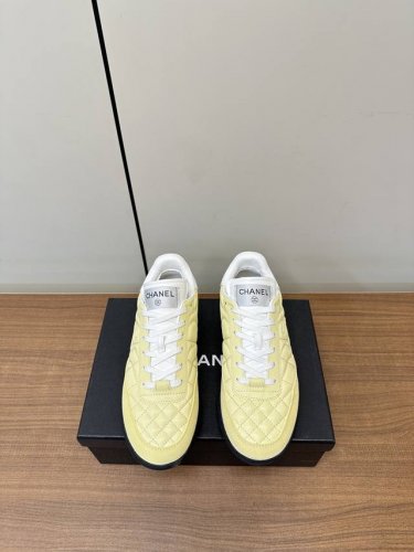 chanel｜25Ss小香最新菱格棒球鞋运动鞋！ 对版新色 全系荧光色、非常亮眼！质感超好！ 鞋面原版小羊皮菱格车线工艺，贵气十足的棒球鞋，脚感非常轻盈舒适，所