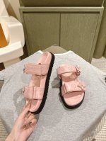 驴家新品 顶级版本专柜主打最新款驴牌拖鞋 硬货上新代购级别！高级感十足！国内外博主刷爆的一款，复古又时髦 上脚美炸了！官网主推款！鞋面：原版面料3D印花牛皮，牛
