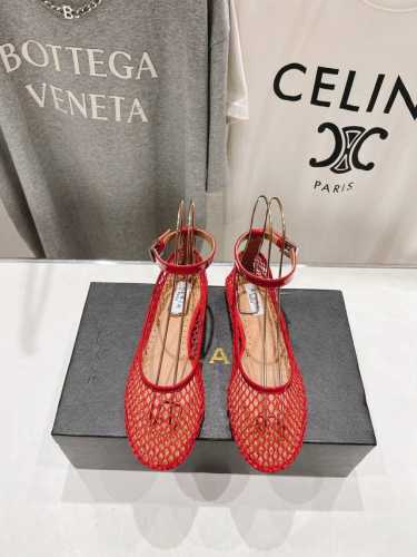 高版本出厂 独家新品 Alaia 阿莱亚25ss 走秀款平底芭蕾舞鞋 最近超火的一款平底鞋 章小蕙同款 甜酷芭蕾风 人气超高的一款芭蕾舞鞋，浪漫又迷人 舒适百搭