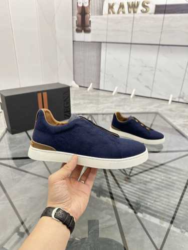 商品商标：杰尼* 杰尼亚* 低帮休闲鞋 一脚蹬 正码码数: 38-45 商品材料：鞋面进口羊毛绒，牛皮内里，牛皮垫脚，原版大底。