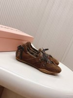 最新四色 Acne Studios新款芭蕾舞运动鞋 Acne Studios将运动鞋与当下热门的芭蕾舞鞋元素结合首次推出芭蕾舞运动鞋 整双鞋也参考了芭蕾舞女演员