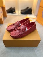 工厂P价 女装女鞋 运动原单 路易威登经典 运动系列 Lv. Driver莫卡辛鞋系列 Lv Driver 莫卡辛鞋是Virgil Abloh设计的首款驾驶鞋。