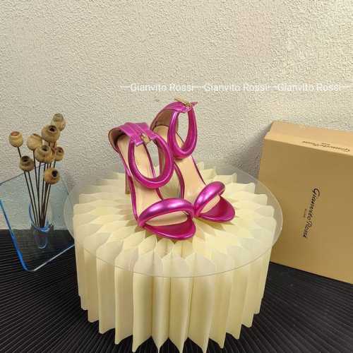 顶级版本： 金属皮款 吉安维托 罗西 Gianvito Rossi Eiko Stiletto，轻松移动。这款 胖胖高跟凉鞋 秉承了其传统意大利工艺，专注精巧细