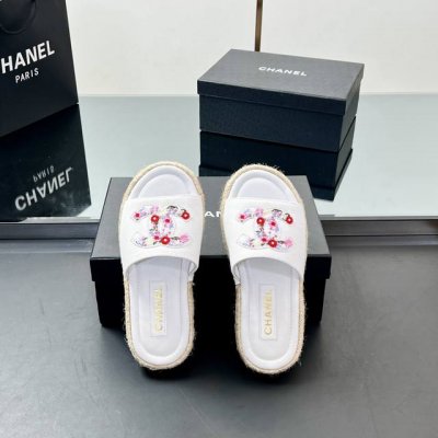 厂价 高版本 Chanel香奈儿电绣双C的Logo编织 渔夫拖鞋 一字拖鞋 专柜原版开发 正品工艺 鞋正中的双C Logo点缀恰到好处 简约大方. 羊皮面小香拖