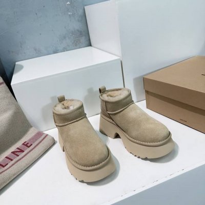 高品质出厂 ！顶级品质ugg油鸡鸡24ss秋冬人鱼系列羊羔毛雪地靴短靴！火遍全球时尚圈油叽叽雪地靴系列 厚底超爆封寒冬刷星“暖潮风” 改头换面刮起雪地里的时尚感
