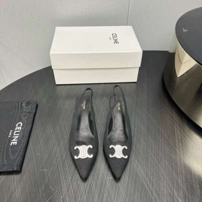 出厂： 高版本 Celine 2025Vs 尖头标扣单鞋 夏季季搭配袜子，简直绝绝子了复古的点上带上了满分时髦感颜值绝原版购入开发，依旧最高输出，还原原版定制复