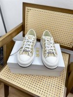 Dior 2024迪奥Walk‘n系列 厚底流须帆布鞋 休闲运动鞋这款 Walk’n‘Dior 厚底运动鞋是一款时尚单品，提升该系列的格调。Oblique 印花