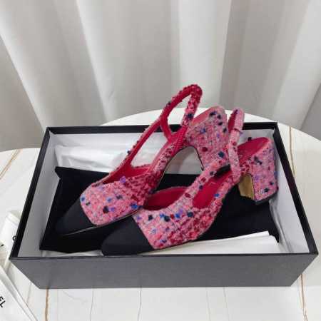 Chanel 春夏季经典拼色粗跟侧空凉鞋 时尚走秀款 拼接色混搭，内侧空包头风格，1.5cm平跟 6.5cm粗跟小logo点缀，演绎时尚！怎么搭怎么好看系列！ - 点击图像关闭