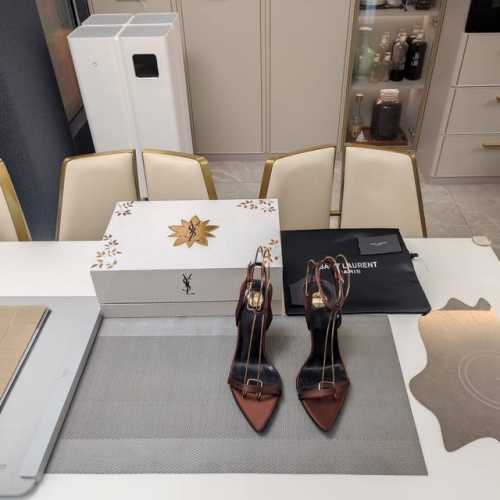 SAINT LAURENT ” SYL圣罗兰 顶级版本25SS众明星网红追捧的坡跟斜高跟，一字带尖头凉鞋。SYL 2025官方VIP 贵宾版金花磁铁盒 认清包装