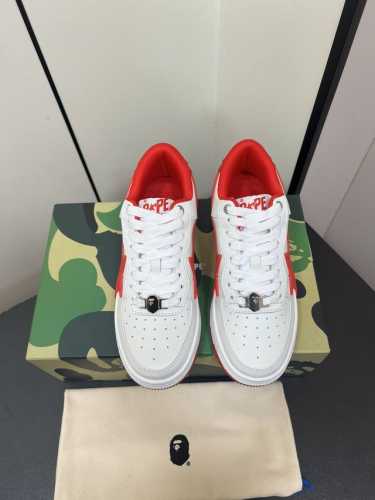 BATHING APE vs 最新爆款休闲板鞋系列 A BATHING APE 各大明星 博主同款 诞生于1993年的 A BATHING APE近期在球鞋领域