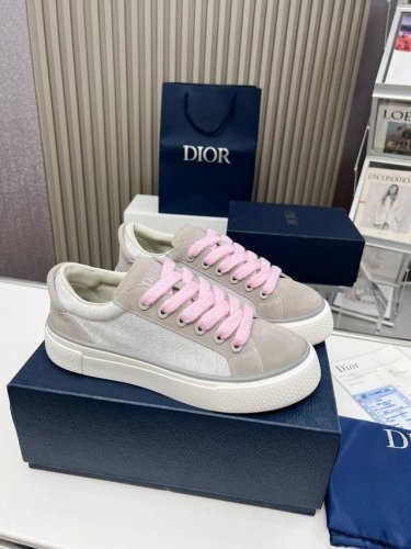 直销 女鞋 女装 女鞋 女装 Dior迪奥 B33运动鞋 灰色和白色提花面料搭配灰色高丝光反绒牛皮 秋季新品，重新诠释经典的网球鞋，时尚的廓形突显厚实感。采用灰