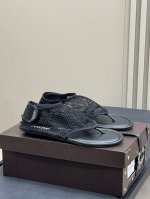 alaia 一眼就喜欢的拖鞋 太舒服了 新款渔网 柔软舒适 又时尚前卫 size 35-42