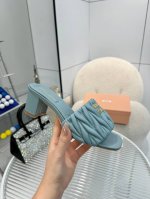 工厂P价 女装女鞋 运动原单 Miumiu Ss25 New Arrival～ Miu家2025夏真皮大底拖鞋顶级精品 皱皱的皮革处理工艺是Miu家的经典手法