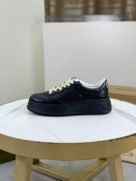 工厂p价p 实价 Gucci 古驰家 高版本全新系列 情侣饼干鞋 厚底运动鞋 这款的舒适度真的很绝 超级轻便舒适百搭 必备单品 这款单品充满了趣味十足的复古气息