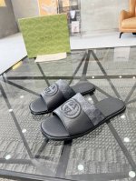 G 顶级代购 古 炸街男神真皮大底新品拖鞋专柜同步，鞋面意大利进口牛皮面料，高品质拼接色彩工艺，鞋底：原厂特供原版底，独家活动成型底超级舒适，原厂跟单货，高品质