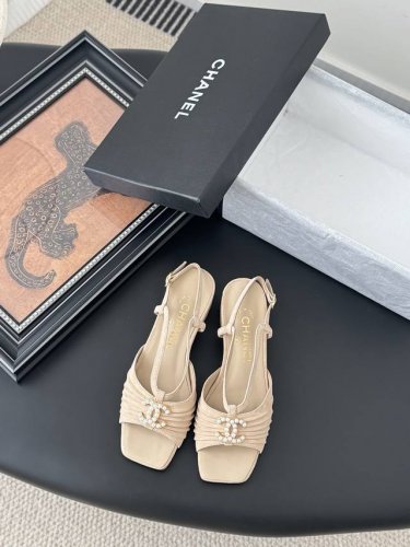 Chanel 25K玛丽珍新款凉鞋 高版本高品质 全颜色做齐全 欢迎主推 鞋面麂皮 内里羊皮 真皮大底 size:35-39 其他码数定做